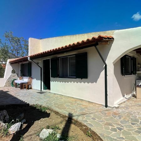 Μονοκατοικία Στο Λουτρακι Loutraki  Exterior photo